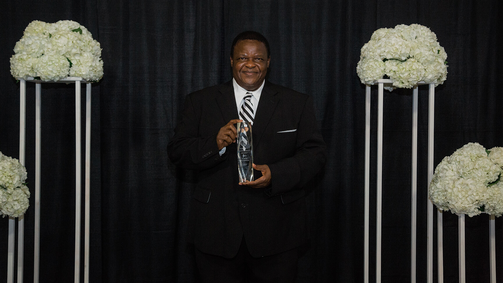 AaronDickerson_BQ6A8874_16x9.jpg