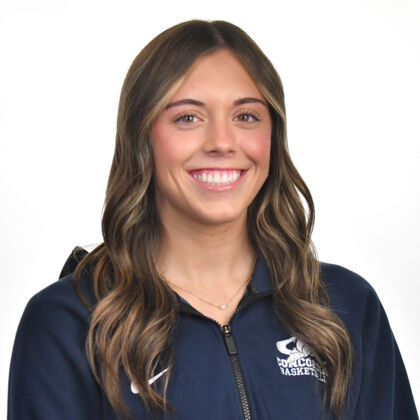 Photo of Izzy Yeackley
