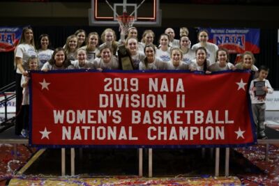 2019 Women's Basketball National Champions group photo